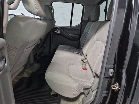 Used 2014 Nissan Frontier SV w/ SV Value Truck Package AWD/4WD image 27