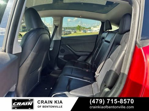 Used 2024 Tesla Model Y Long Range AWD/4WD image 4