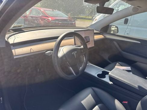Used 2023 Tesla Model Y Long Range AWD/4WD image 7