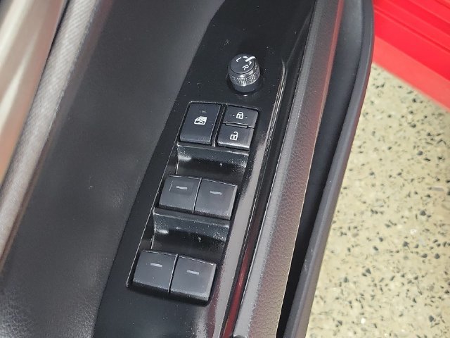 Used 2025 Toyota Camry Hybrid FWD image 22