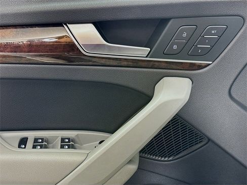 Used 2018 Audi Q5 2.0T Premium Plus w/ Premium Plus Package image 14