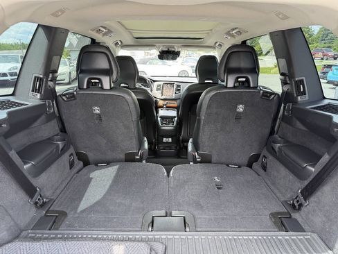 Used 2022 Volvo XC90 T6 Momentum w/ Advanced Package AWD/4WD image 16