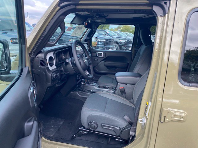 New 2025 Jeep Gladiator Sport AWD/4WD image 15