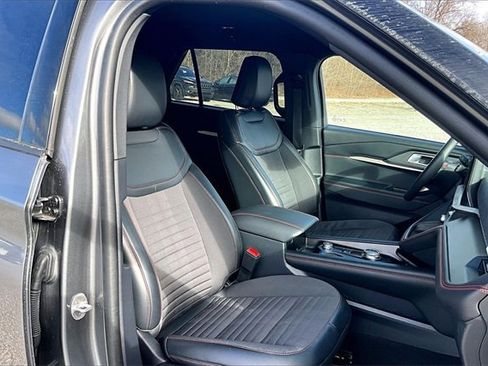 Used 2025 Ford Explorer ST-Line w/ ST-Line Street Pack image 7