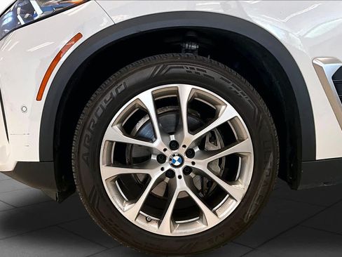 Used 2024 BMW X5 xDrive40i w/ Premium Package AWD/4WD image 10