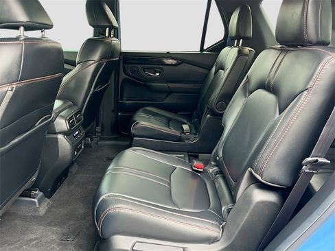 Used 2025 Honda Pilot TrailSport image 24