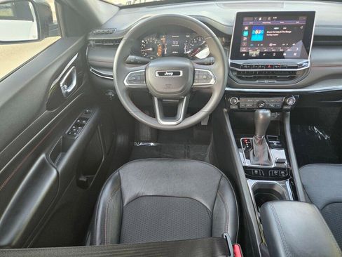 Used 2023 Jeep Compass Trailhawk image 12