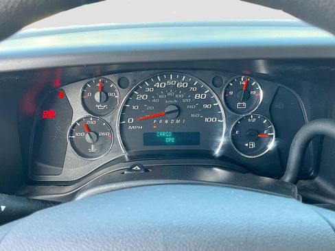 Used 2017 GMC Savana 2500 image 12