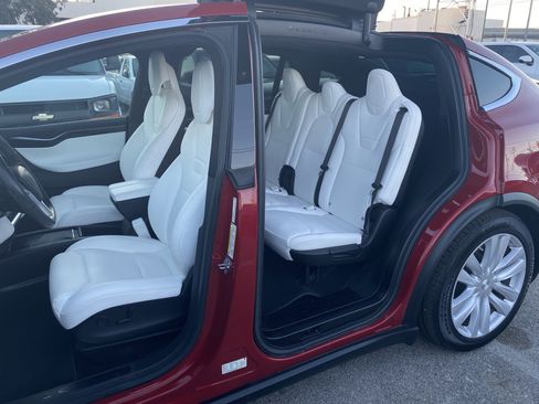 Used 2017 Tesla Model X 100D image 19