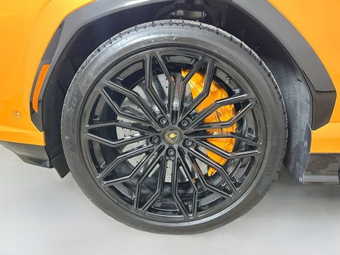 Used 2025 Lamborghini Urus SE AWD/4WD image 53