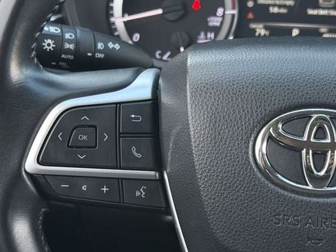 Used 2023 Toyota Highlander LE image 14