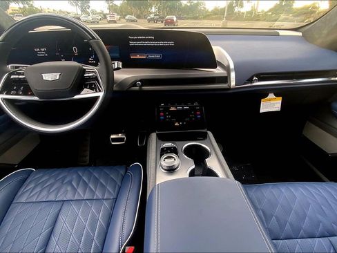 New 2026 Cadillac Vistiq Premium Luxury AWD/4WD image 7