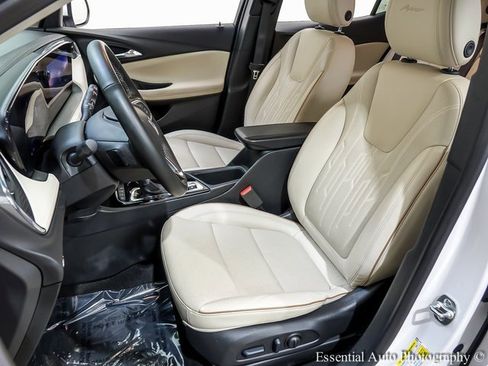 Used 2025 Buick Encore GX Avenir w/ Avenir Technology Package image 9