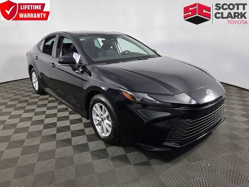 Used 2026 Toyota Camry LE w/ Convenience Package FWD image 1