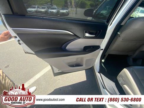 Used 2017 Toyota Highlander Limited Platinum AWD/4WD image 11