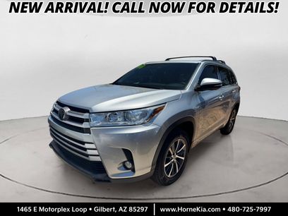 Used 2018 Toyota Highlander XLE w/ Carpet Mat Package (TMS)