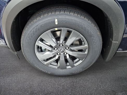 New 2026 Nissan Pathfinder SV image 4