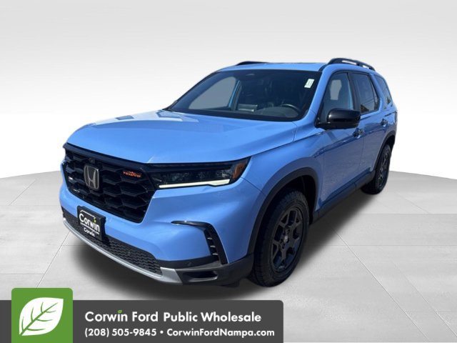 Used 2025 Honda Pilot TrailSport image 1