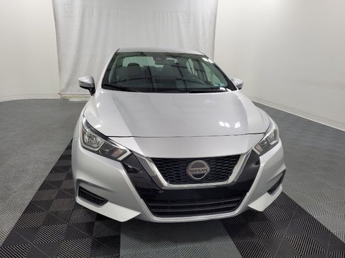 Used 2021 Nissan Versa SV FWD image 14