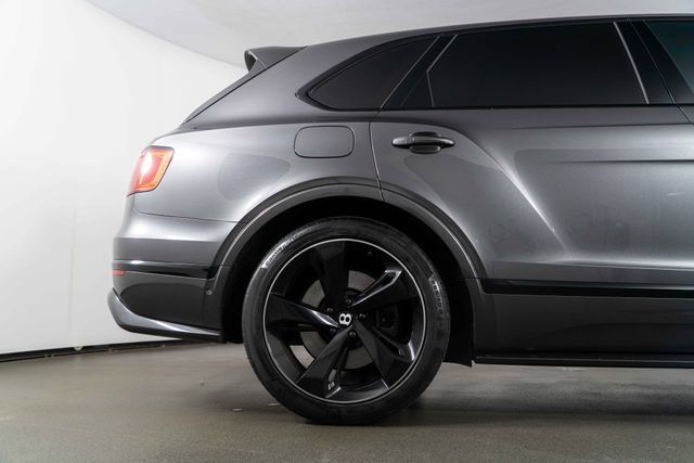 Used 2018 Bentley Bentayga AWD/4WD image 10