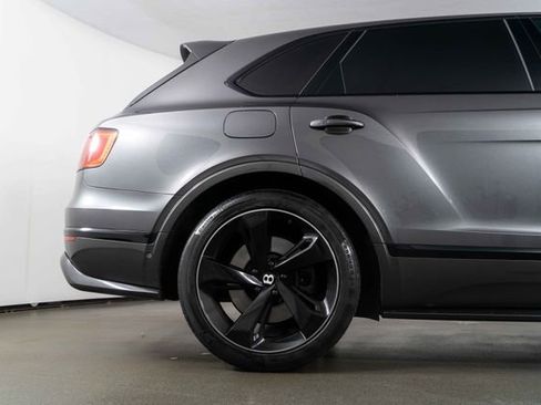 Used 2018 Bentley Bentayga AWD/4WD image 10