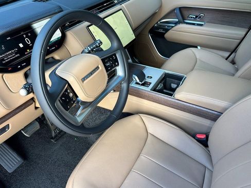 New 2026 Land Rover Range Rover Long Wheelbase SE image 4