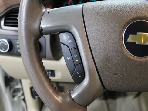 Used 2011 Chevrolet Suburban LTZ image 10