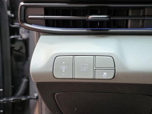 New 2025 Hyundai Elantra Limited image 26