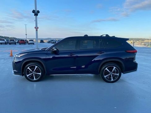 Used 2022 Toyota Highlander XSE AWD/4WD image 5