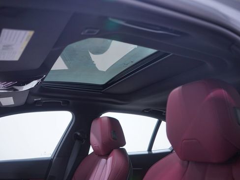 New 2026 BMW i5 eDrive40 w/ M Sport Package RWD image 8