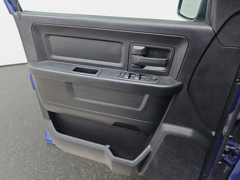 Used 2018 RAM 1500 Express AWD/4WD image 25