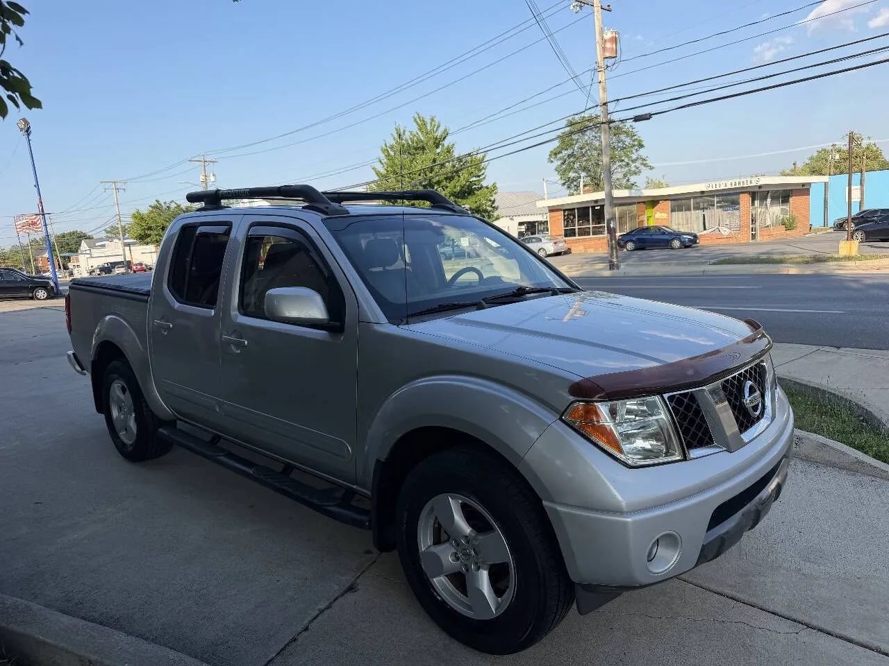 Used 2005 Nissan Frontier LE w/ (X01) Leather Pkg AWD/4WD image 4