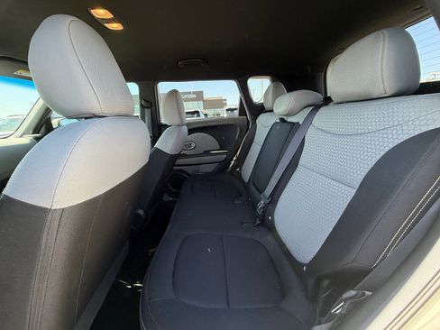 Used 2016 Kia Soul + w/ Eco Package FWD image 17