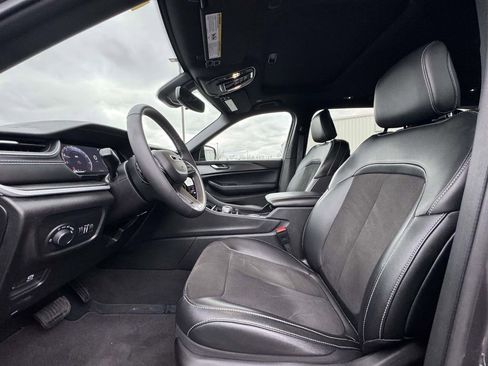 Used 2024 Jeep Grand Cherokee L Altitude image 13