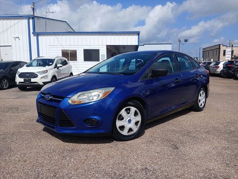 Used 2012 Ford Focus S FWD image 2
