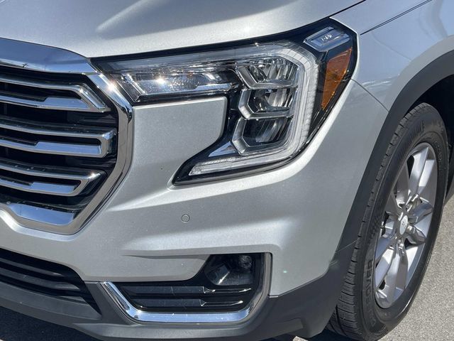 Used 2022 GMC Terrain SLT w/ Infotainment Package II FWD image 9
