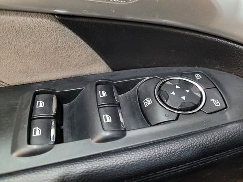 Used 2017 Ford Explorer XLT w/ Equipment Group 202A AWD/4WD image 27