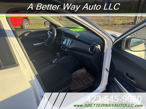 Used 2018 Nissan Kicks SV image 6