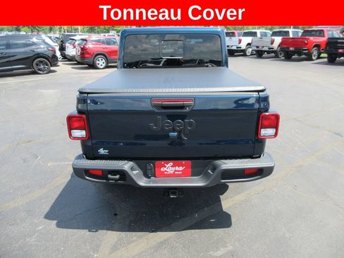Used 2025 Jeep Gladiator Sport AWD/4WD image 8