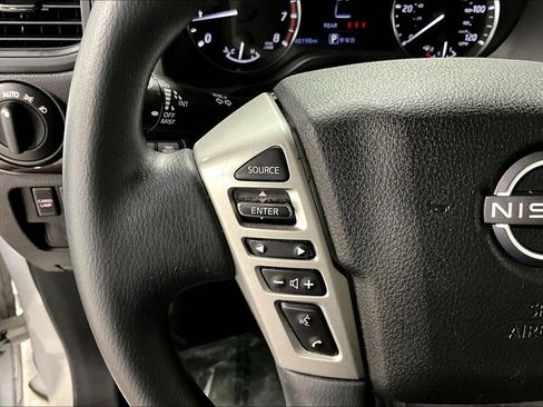 Used 2023 Nissan Titan SV image 23