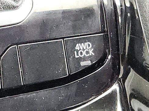 Used 2022 Jeep Compass Limited image 40