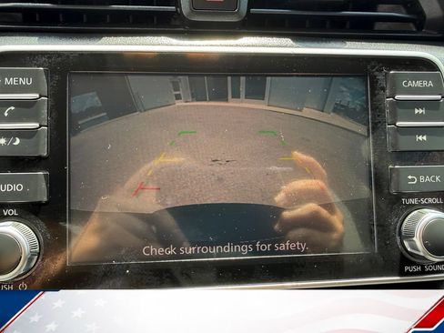 Used 2021 Nissan Versa SR w/ Electronics Package FWD image 17