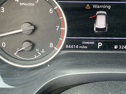 Used 2021 Nissan Rogue SV w/ Premium Package image 11