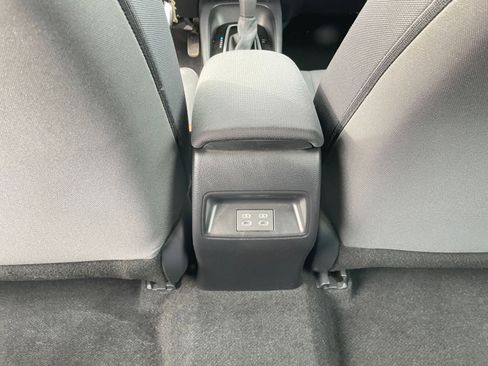 Used 2025 Toyota Corolla LE image 24