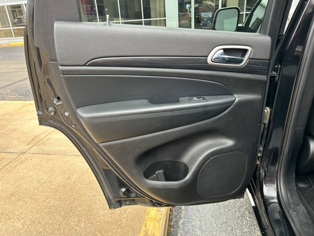 Used 2020 Jeep Grand Cherokee Altitude AWD/4WD image 19