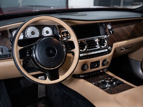 Used 2019 Rolls-Royce Wraith RWD image 47