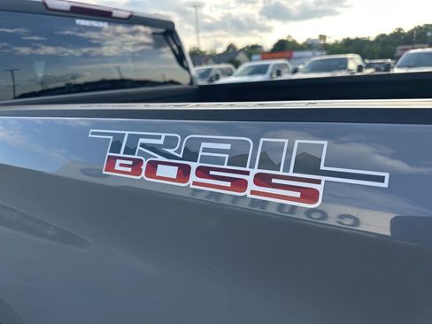 Used 2025 Chevrolet Silverado 1500 Custom Trail Boss w/ LPO, Dark Essentials Package image 10