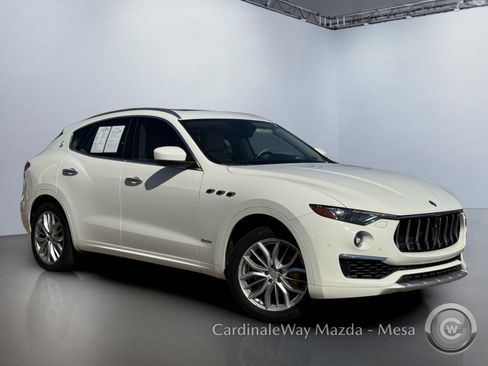 Used 2019 Maserati Levante GranLusso AWD/4WD image 2
