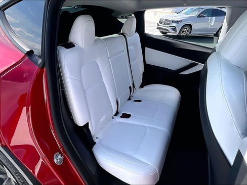 Used 2021 Tesla Model Y Long Range image 18