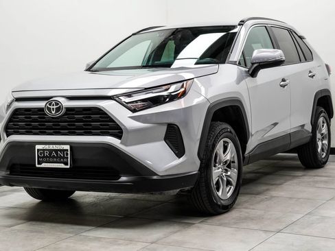 Used 2024 Toyota RAV4 XLE AWD/4WD image 6
